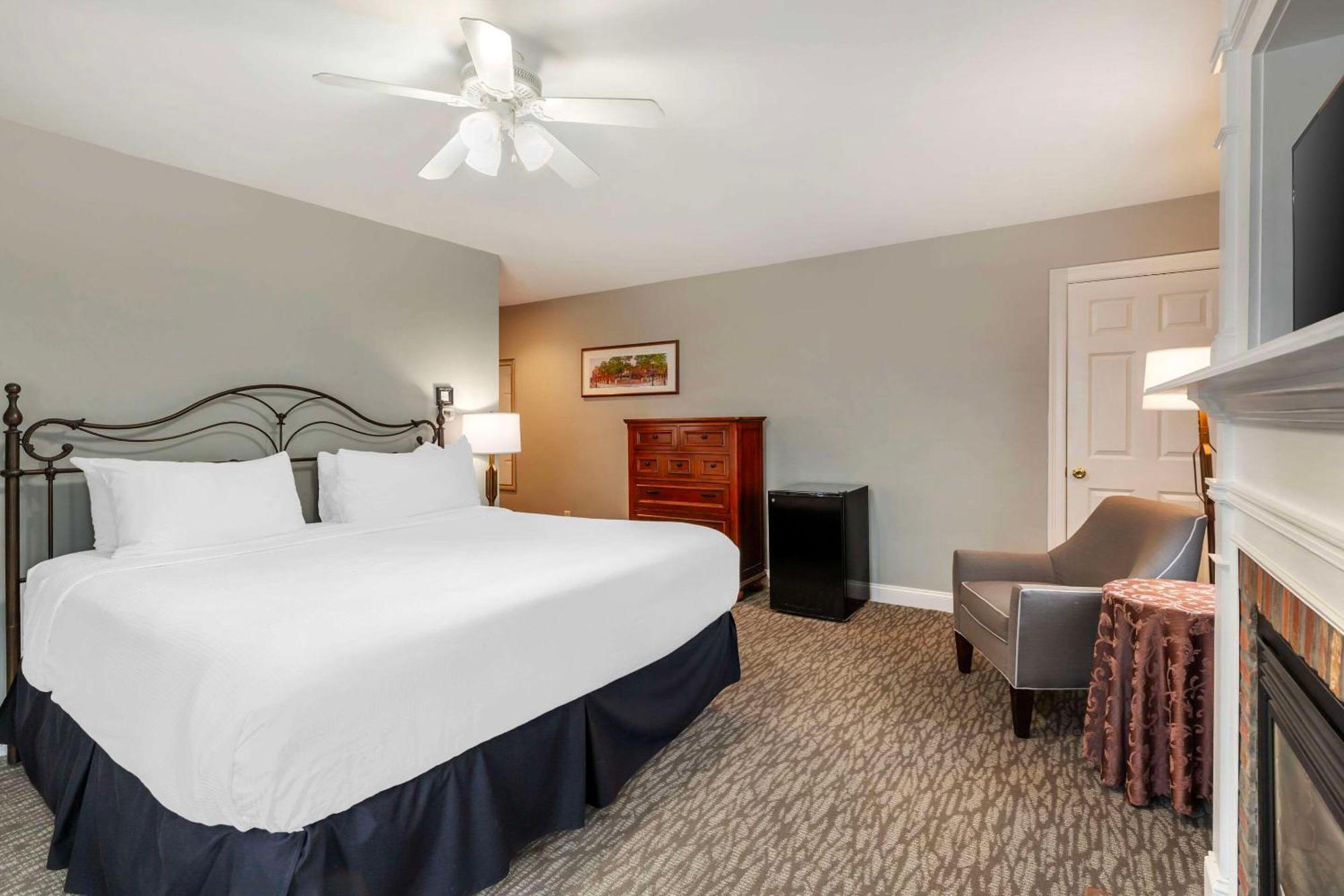 Essex Street Inn & Suites, Ascend Hotel Collection ニューベリーポート エクステリア 写真