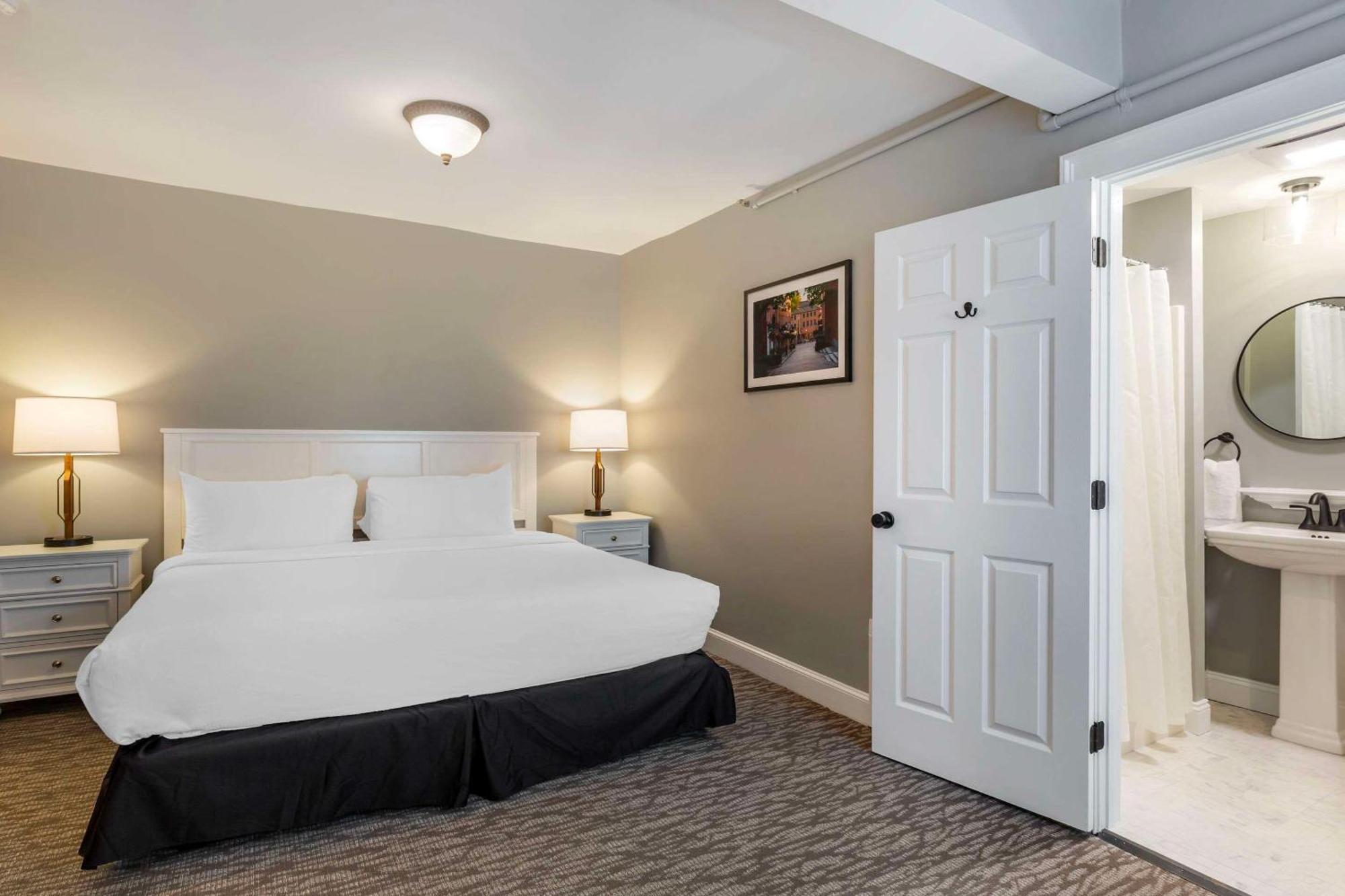 Essex Street Inn & Suites, Ascend Hotel Collection ニューベリーポート エクステリア 写真