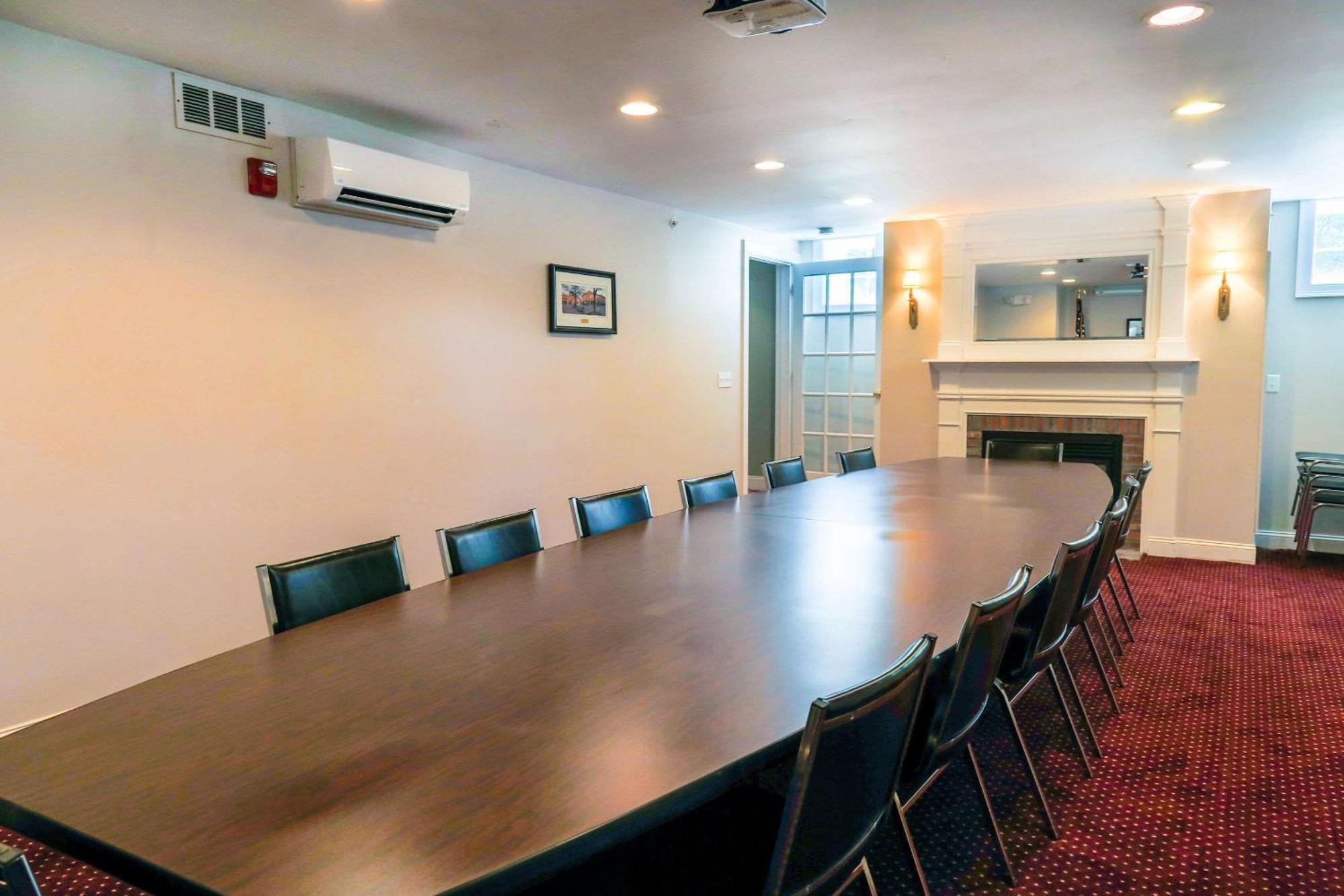 Essex Street Inn & Suites, Ascend Hotel Collection ニューベリーポート エクステリア 写真
