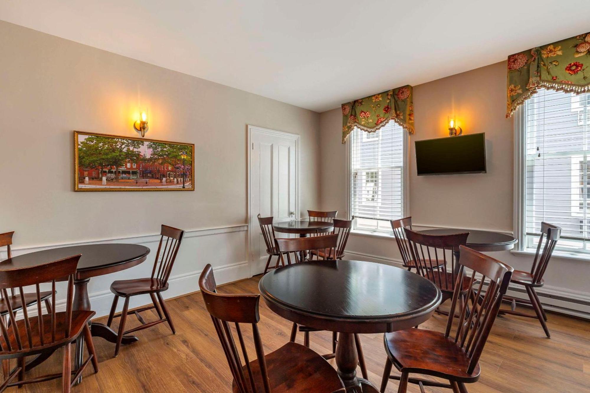 Essex Street Inn & Suites, Ascend Hotel Collection ニューベリーポート エクステリア 写真