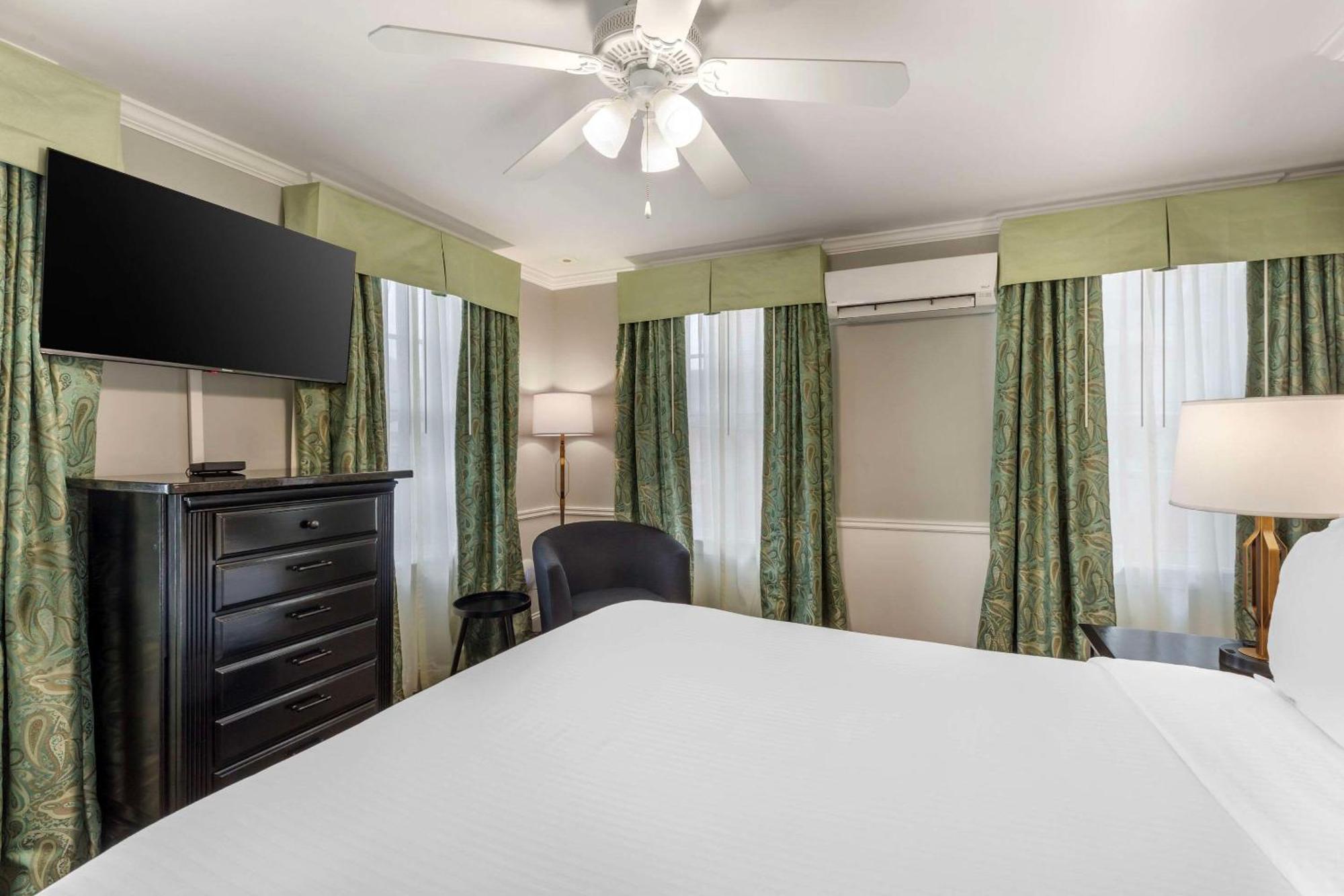 Essex Street Inn & Suites, Ascend Hotel Collection ニューベリーポート エクステリア 写真