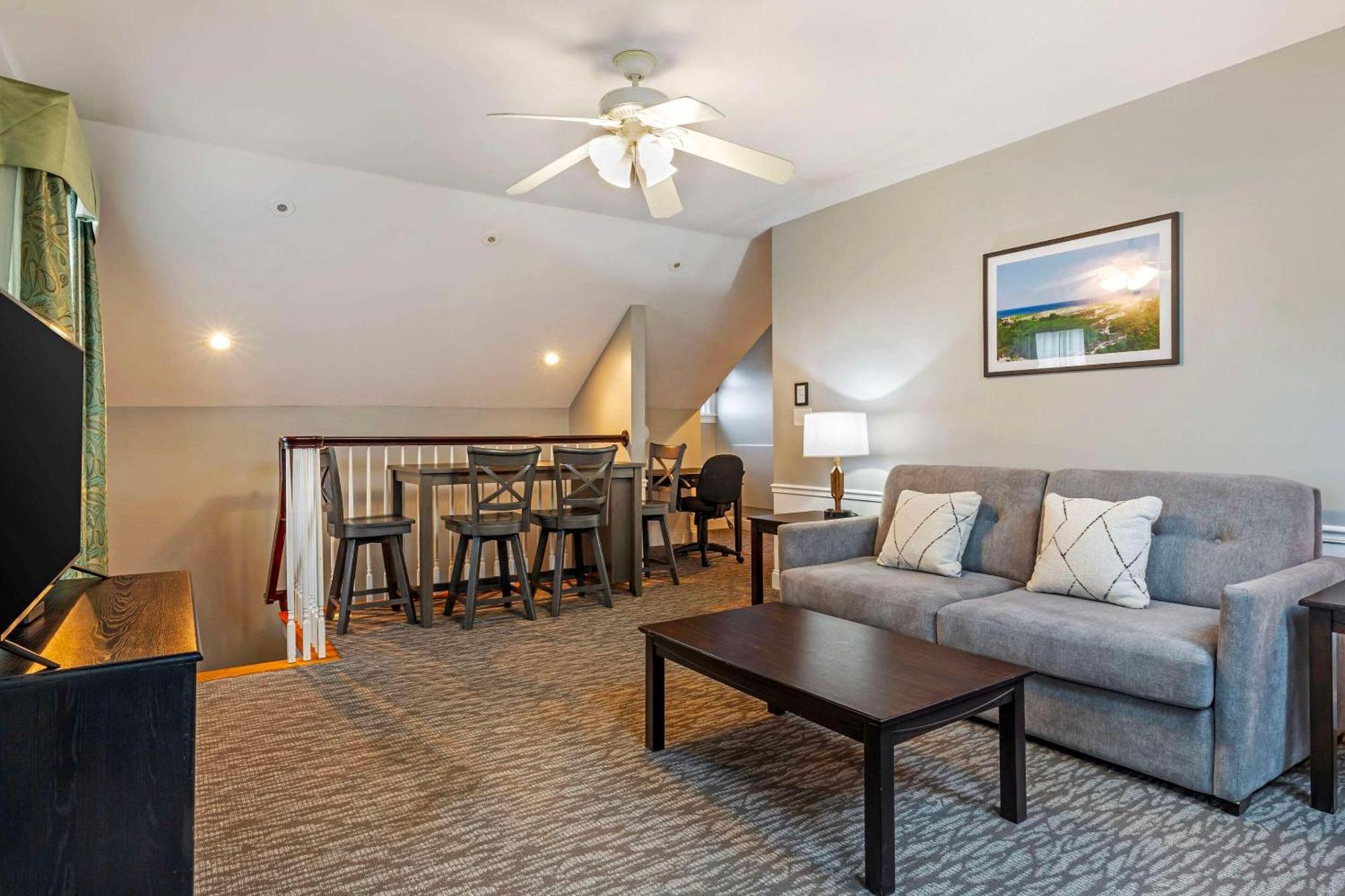 Essex Street Inn & Suites, Ascend Hotel Collection ニューベリーポート エクステリア 写真