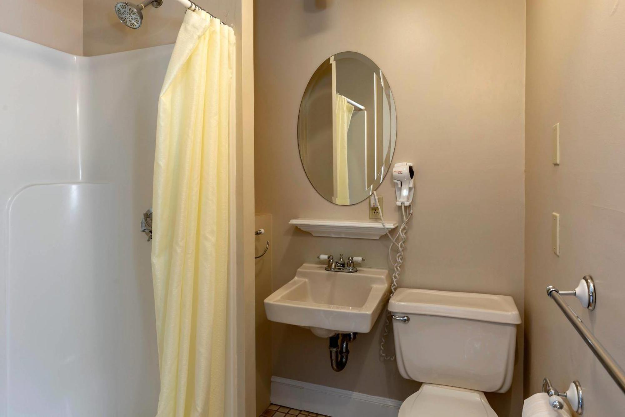 Essex Street Inn & Suites, Ascend Hotel Collection ニューベリーポート エクステリア 写真
